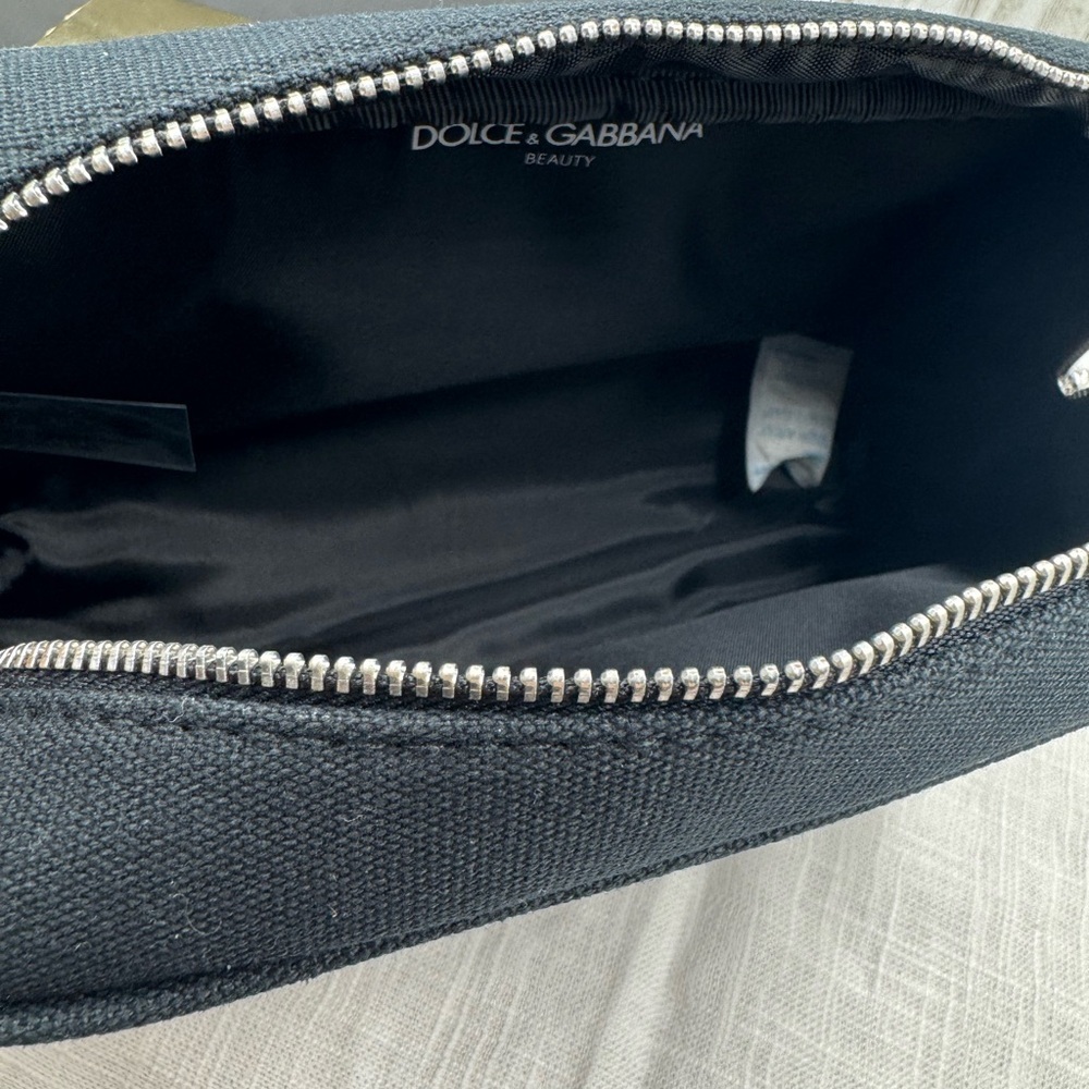 Dolce & Gabbana Make up Bag  and The one Body Lotion - Picture 5 of 13